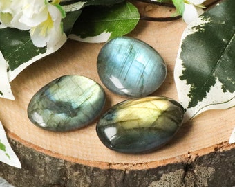 Labradorite Pocket Stone - Palm Stone - Hand Stone - Cabochon Natural Polished Crystal Gemstone Flat Cuddle Tumbled Healing Gem Slab Raw