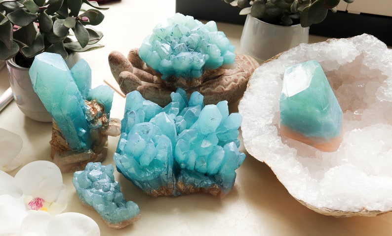 Celestite Crystal Soap / Gemini Zodiac / March Birthstone / Decoration Gemstone / Throat Chakra Meditation Stone / Aromatherapy / Interior image 2