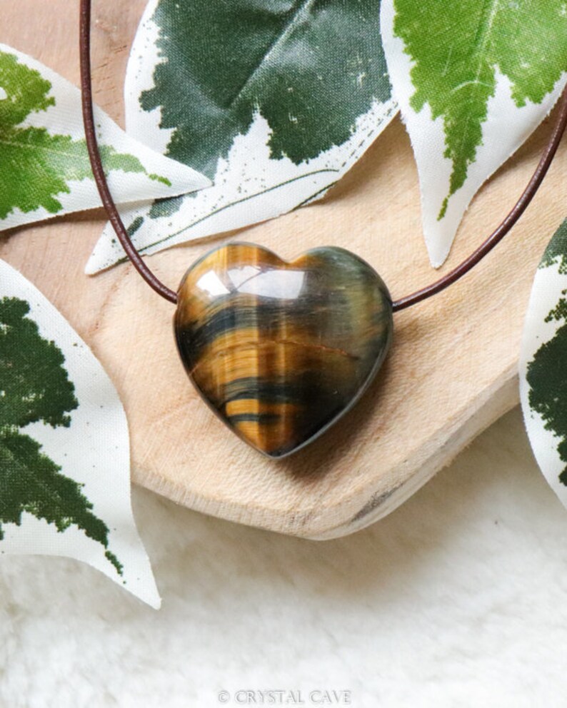 Tiger/'s Eye Heart Pendant Crystal Necklace Drilled Stone Jewelery Polished Rock Bead Healing Gemstone Courage Self-Confidence Strength