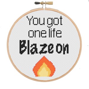 Blaze em padrão de ponto cruz