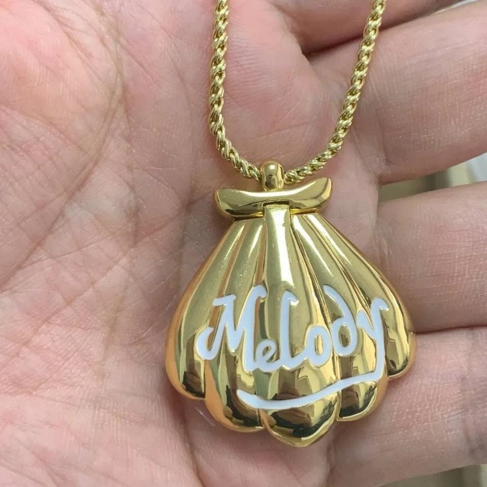 Melody necklace hotsell the little mermaid