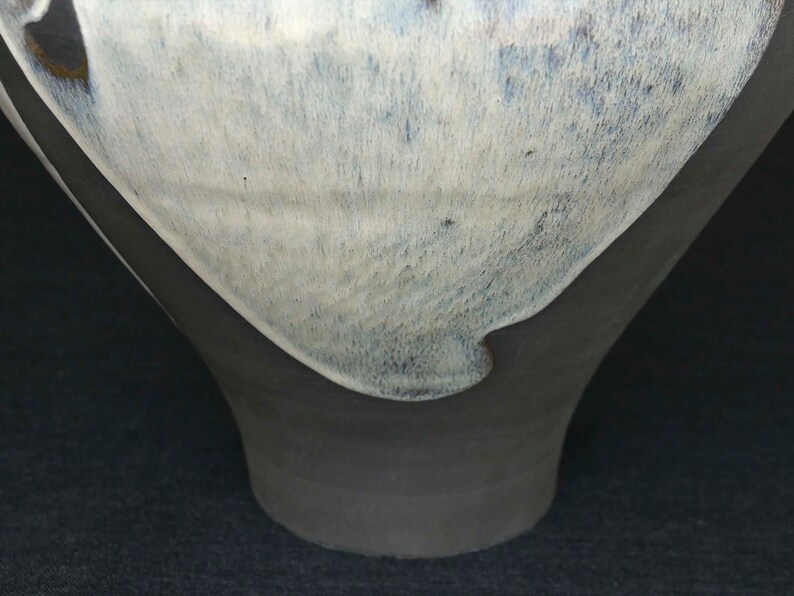 Black stoneware vase. Handmade pottery respectful of the environment image 8