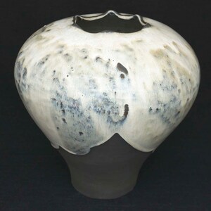 Black stoneware vase. Handmade pottery respectful of the environment image 5