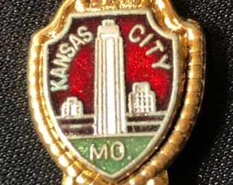 Kansas City, Missouri (top) on Gold Colored Souvenir Spoon – NEW