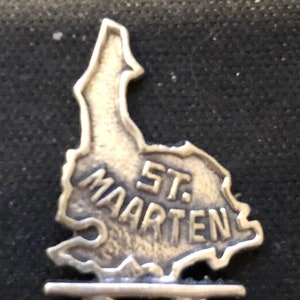 St Maarten on Map (top) on Sterling Silver Souvenir Spoon - pre-owned