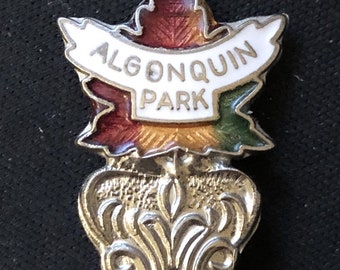 Algonquin Park, Ontario y Maple Leaf (arriba) Canadá en Souvenir Spoon - seminuevo