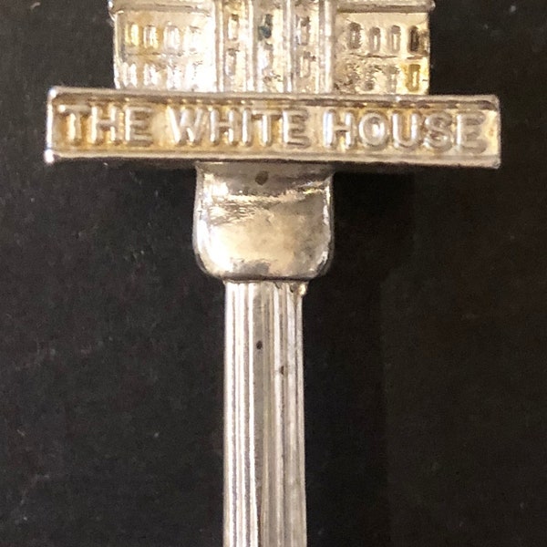 3D White House (top) Washington, DC (bowl) on Silver Plated Souvenir Spoon - pre-owned