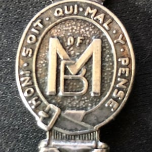 M von B mit Krone auf Wappen (oben) auf versilbertem Souvenirlöffel - gebraucht