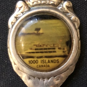 1000 Ilhas, Canadá com Barco (topo) em Colher de Souvenir Banhada a Prata – NOVO