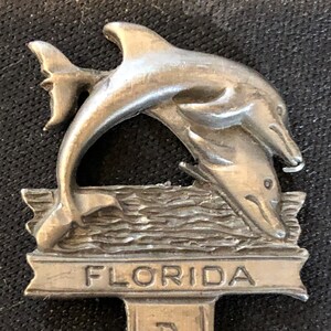 Florida & Dolphins (oben) Daytona Beach (Stamm) Karte (Schüssel) auf Pewter Souvenir Spoon-im Besitz