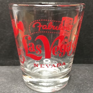 Fabelhaftes Las Vegas, Nevada mit Würfeln, Karten und Spielautomat auf 1oz Glas Schnapsglas - NEU