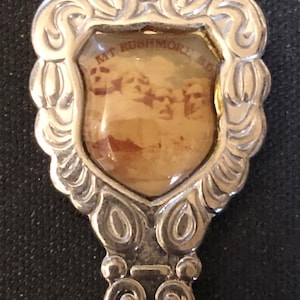 Mount Rushmore, South Dakota (top) on Souvenir Spoon - pre-owned