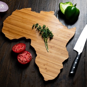 Tabla para servir y cortar con forma de África