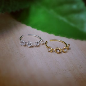 Rose Flower Hoop 22g Silver / Gold Thin Cartilage Earring Helix Ring Hoop Septum, Nose, Cartilage, Helix, Tragus Ring Hoop Nose Hoop