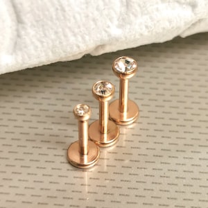 2, 2.5 or 3mm Gem 18G / 1mm Thick 6mm 1/4" Wide Cartilage Labret Tragus Stud Internally Threaded White Gem Rose Gold Triple Forward Helix