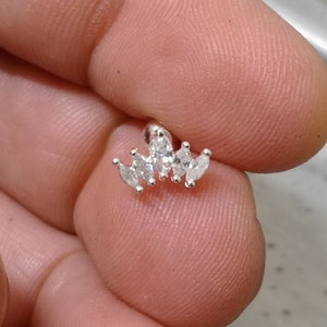 Zilveren kroon 18G / 1 mm dik 6 mm 1/4" staaflengte vijf heldere edelstenen Crystal Diamante 9 mm brede kroon kraakbeen labret tragusoorstekker kogeluiteinde