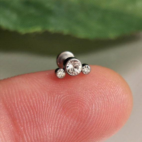 Titanium 18G / 1mm Thick 6mm 1/4" 8mm Wide 3 Crystal 2mm / 3.5mm / 2mm Clear Gem Cartilage Labret Tragus Stud Flat Back Internally Threaded