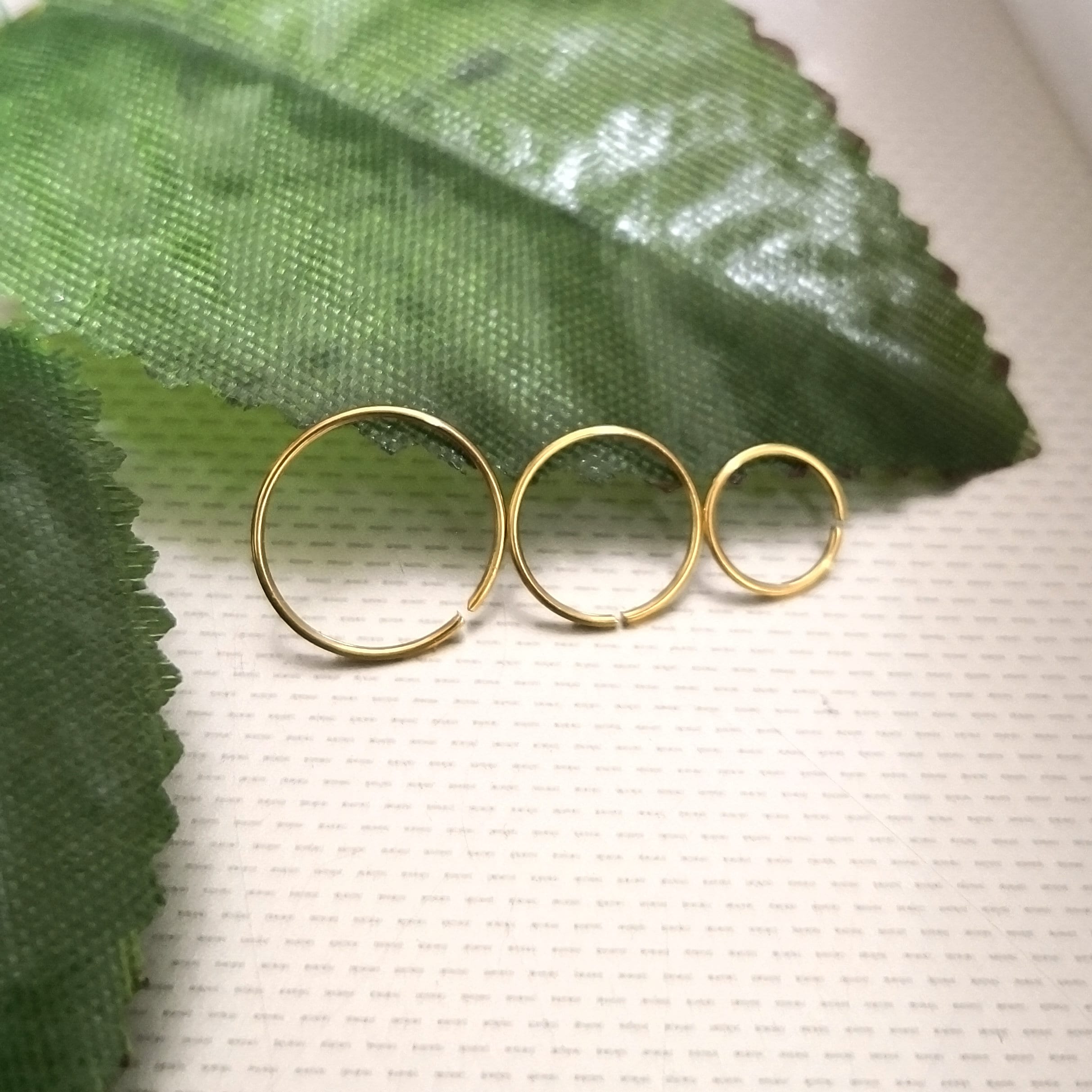 Thin gold shop cartilage hoop