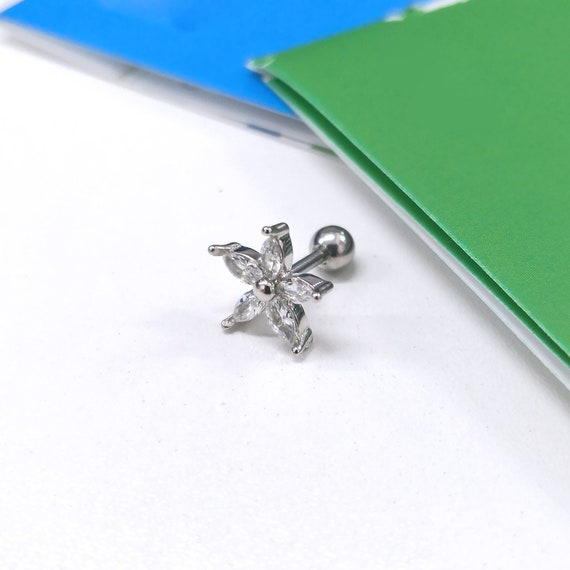 Big Flower Star Silver / Steel 18G / 1mm Thick 6mm 1/4" Bar Length Clear Crystal 11mm Wide Flower Cartilage Labret Tragus Ear Stud Ball End