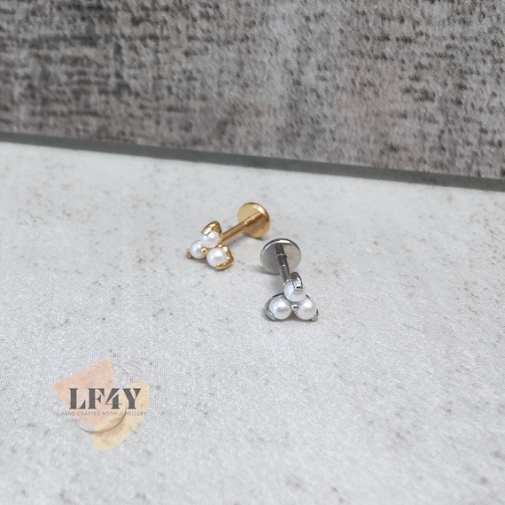 2.5mm Each Tiny Pearl Stud 18G / 1mm Thick 6mm 1/4" Wide Internally Threaded Trinity Labret Steel / Gold Earring Helix Tragus Cartilage Stud