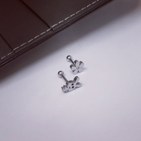 Cute 18g / 1 mm Thick Bar Silver / Steel Screwed 3mm Ball End Rabbit Flower With Diamante Tragus Cartilage Earring Helix Stud Bar