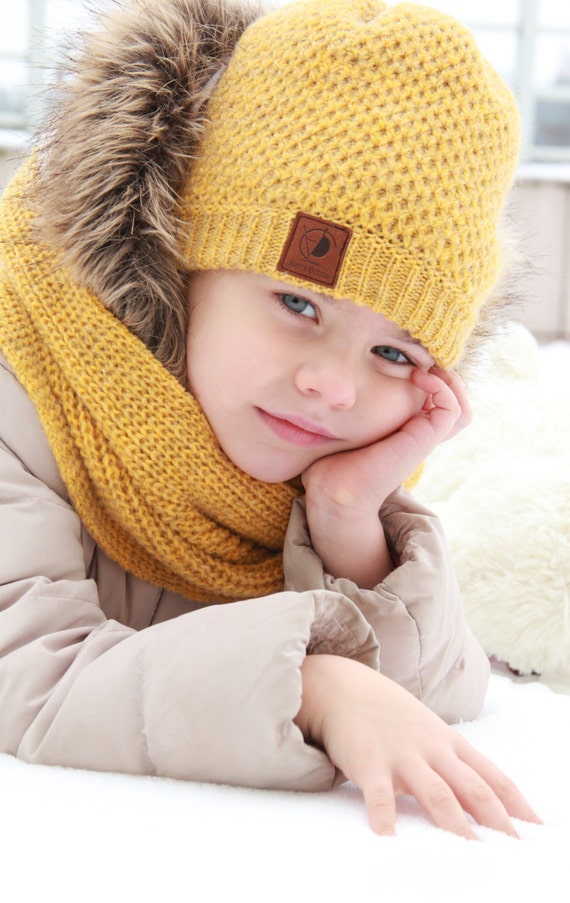 kids hat and scarf set