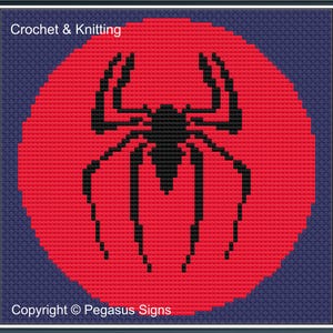 Op de afbeelding: Kruissteekontwerp met een zwart spinnensilhouet op een rode cirkel, tegen een marineblauwe achtergrond. De woorden "Crochet & Knitting" en "Copyright © Pegasus Signs" worden weergegeven.