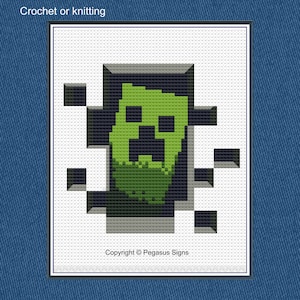 Könnte beinhalten: Ein pixelartiges grünes Minecraft Creeper-Gesicht in einem schwarzen Rahmen vor weißem Hintergrund. Der Creeper bricht aus dem Rahmen. Der Text "Copyright © Pegasus Signs" befindet sich am unteren Rand des Bildes.