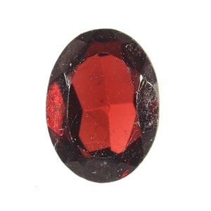 Brownish red Pyrope almandine 1.05 ct.