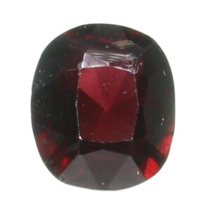 Dark red Pyrope almandine 2.55 ct.