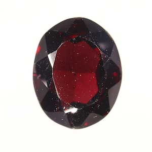 Brownish red Pyrope almandine 3.45 ct.