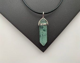 Green Fluorite Crystal Point Choker Jewellery Pillar Necklace Faux Leather Cord Natural Gemstone Jewelry Healing Pendant Gift Boho Charm
