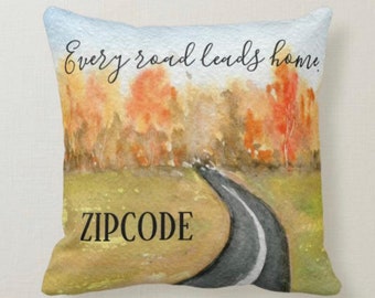 Personaliseer Fall Pillow, Postcode "Every Road Leads Home" Aquarel Landschap met Road, Fall Home Decor, Fall Porch, Herfst Home