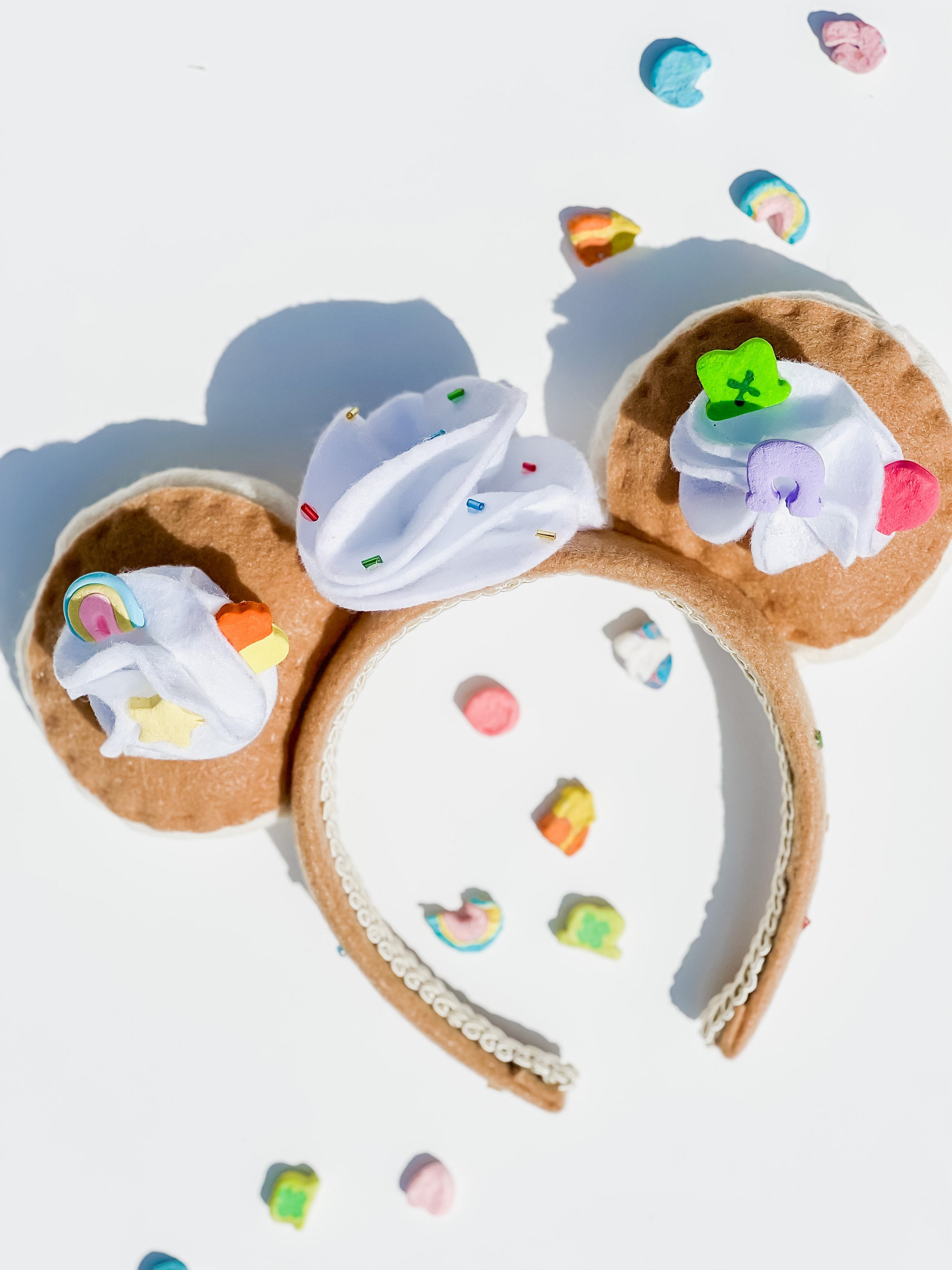 ?Adorable Mickey Mouse Pancake Ears EASY MICKEY MOUSE PANCAKES! Ingredients * 1 small ripe  main image 2