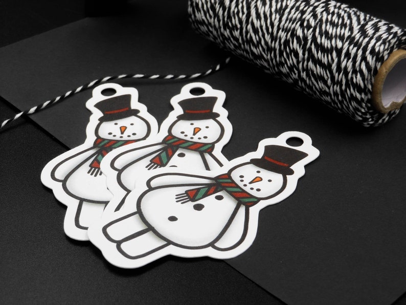 Die Cut Gift Tags For Children/'s Gift Wrap Snowman Gift Tags Made from 300gsm Recycled Card.