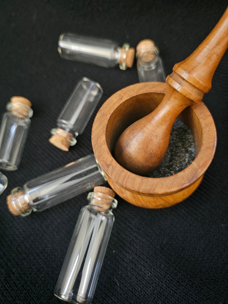 Black salt, Witches sald, protection, protection spell, wicca, salt, ritual, occult. image 2