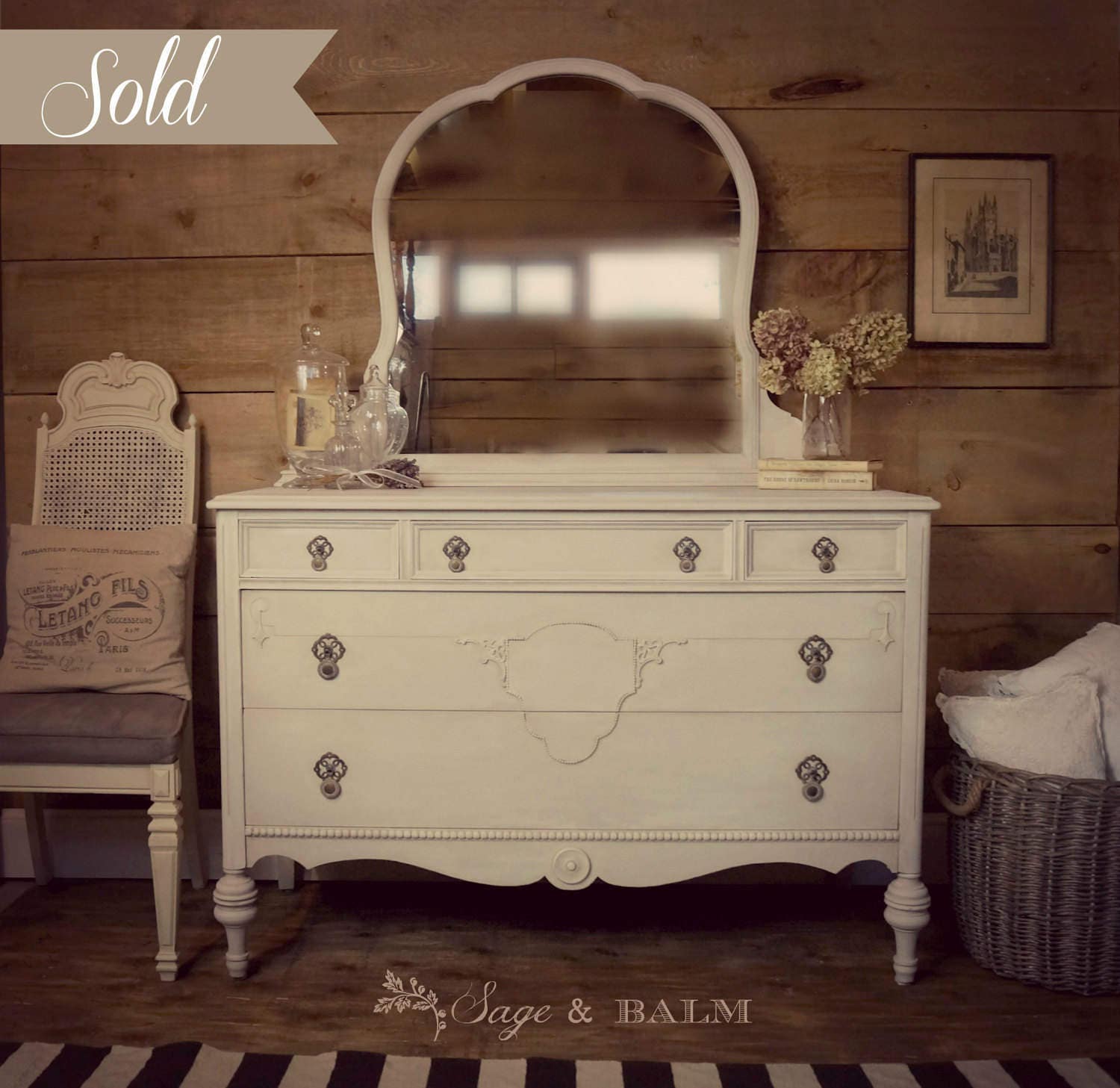 White antique dresser with mirror outlet