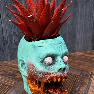 Zombie Planter, Monster Planter Pot, Head Planter, Classic Monster Decor, Unique Gifts, Succulent Pots, Monster Gift, Unique Plant pot bild 2