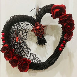 Gothic Blumenkranz, Valentinstag Dekor, Spinnennetz, Fledermaus Kranz, Valentinstag Geschenk für sie, Gothic Decor Geschenk, Weinrebe Kranz