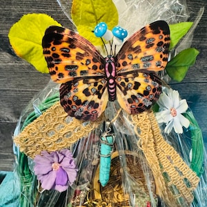 Canasta de Pascua estilo Cottagecore, regalo místico, canasta de Pascua para adolescentes, regalo Gremlincore, canasta de Pascua única, Pascua con hongos, canasta Fairycore imagen 3