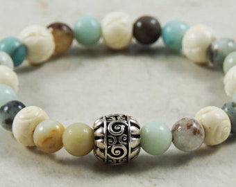 Pulsera de cuentas de amazonita y hueso grabado