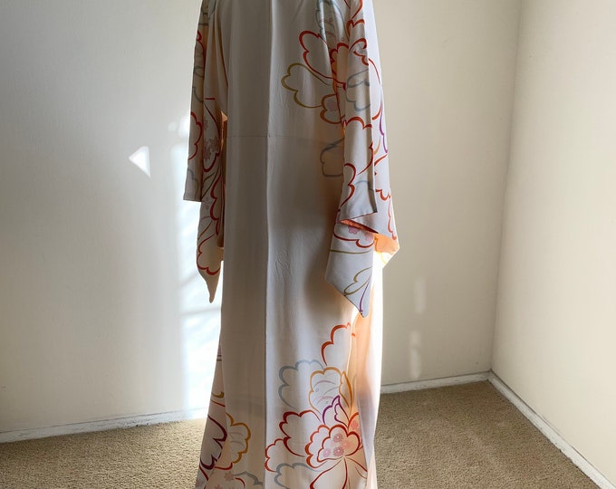 Vintage 1950s Japanese silk kimono | Cream | Colorful peony | Embroidery