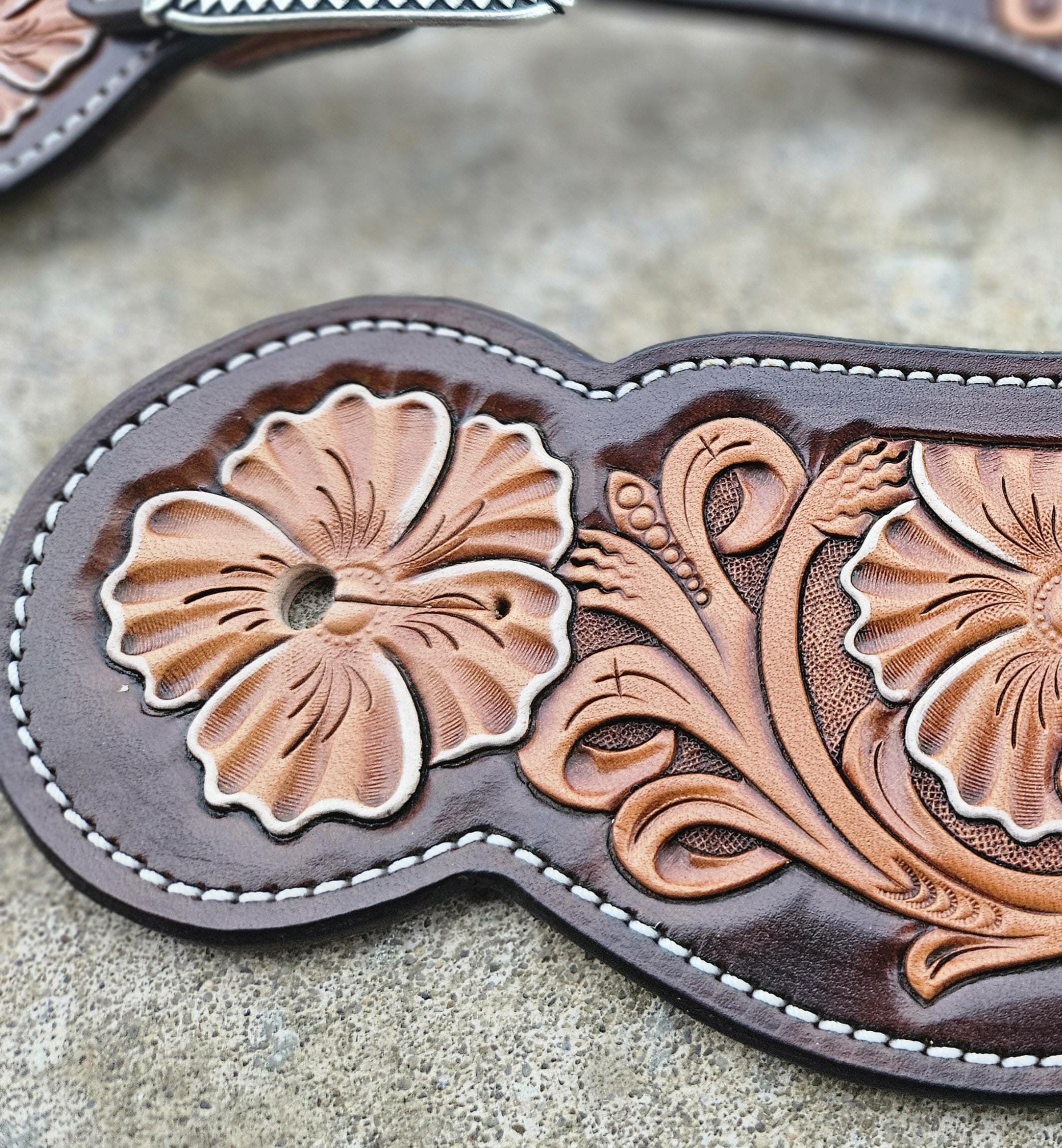Spur strap leather pattern tooling pattern, women's spur strap pattern, leather tooling pattern