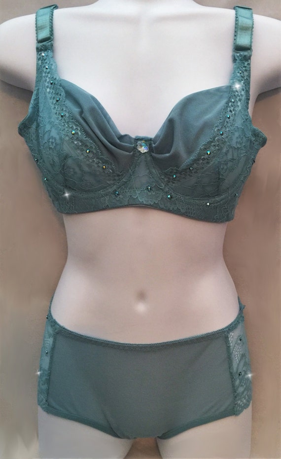 green bra and panty set