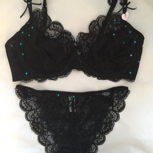 Beautiful Emerald Swarovski Crystal Black Lace Bra and Panties Set 38D