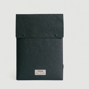 Custodia Macbook ecologica, custodia Macbook nera, custodia sostenibile Macbook, custodia per laptop personalizzata, carta lavabile, regalo personalizzato