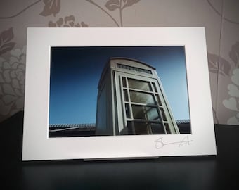 WHITE PHONEBOX PHOTO in 21x29.5cm mount, A4 wall art, Hull and Beverley photograph