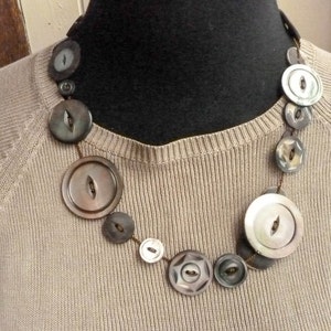 Vintage Shell Abalone Button Necklace