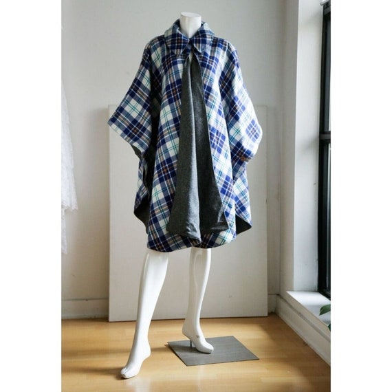 Vintage reversible Plaid Wool Cape M/L - image 2