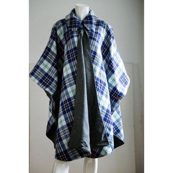 Vintage reversible Plaid Wool Cape M/L - image 4